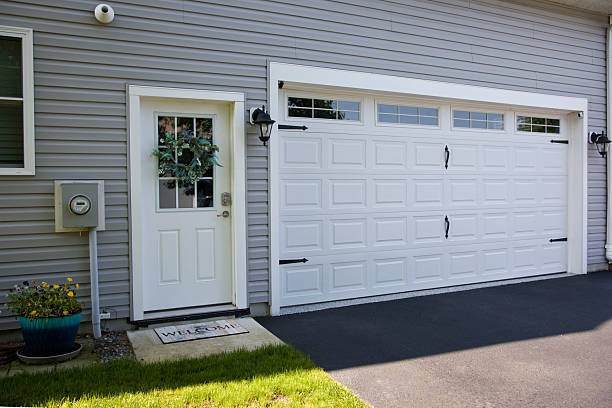 24/7 Emergency Garage Door Panel Replacement experts in Racine, WI